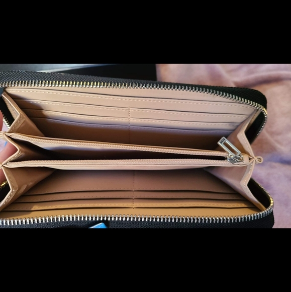 Black Guess wallet - Picture 3 of 6